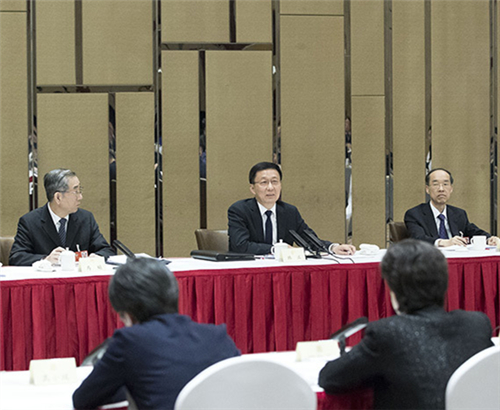 韩正看望民革、民进界委员并参加讨论