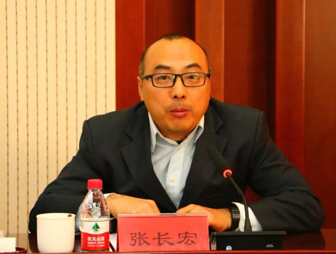 张长宏主持开班式