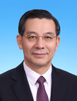        李惠东，男，回族，1962年9月生，民革党员，研究生学历，工学博士学位，教授。       现任民革中央专职副主席兼秘书长，全国政协常务委员、副秘书长，中国宋庆龄基金会副会长。