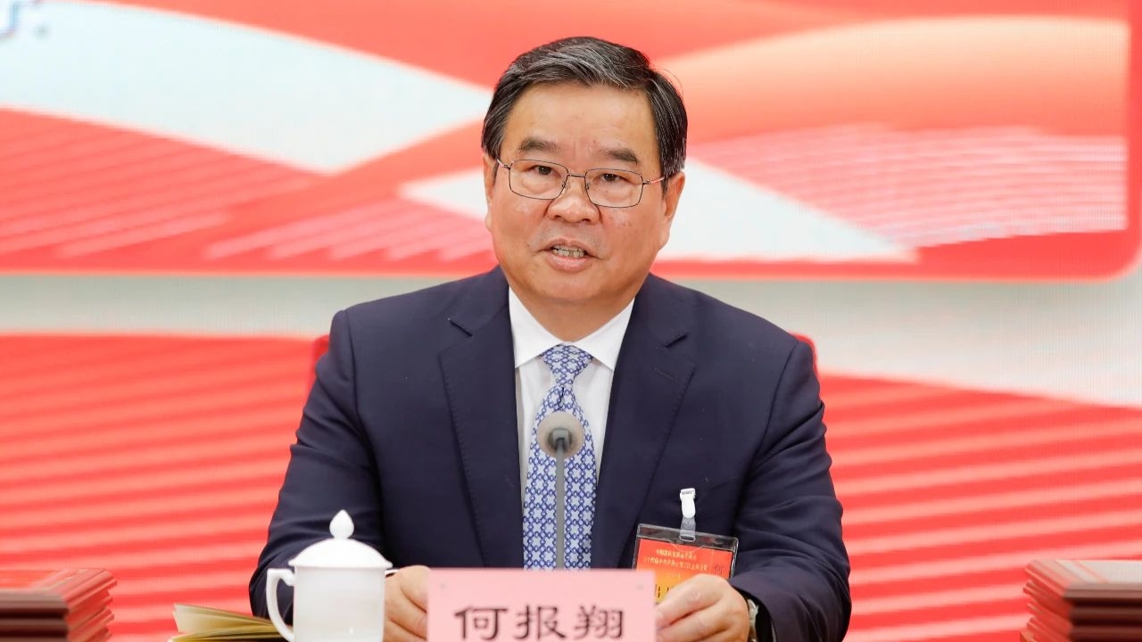 何报翔主持