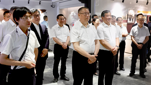 民革中央理论学习中心组在上海开展集体学习