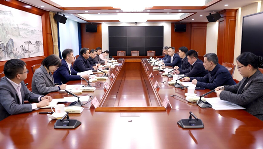 何报翔会见中国农业科学院党组书记一行