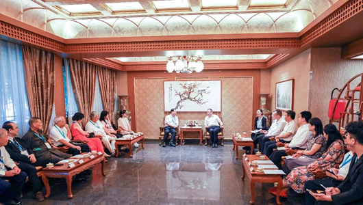 郑建邦会见台湾孙中山文化参访团一行
